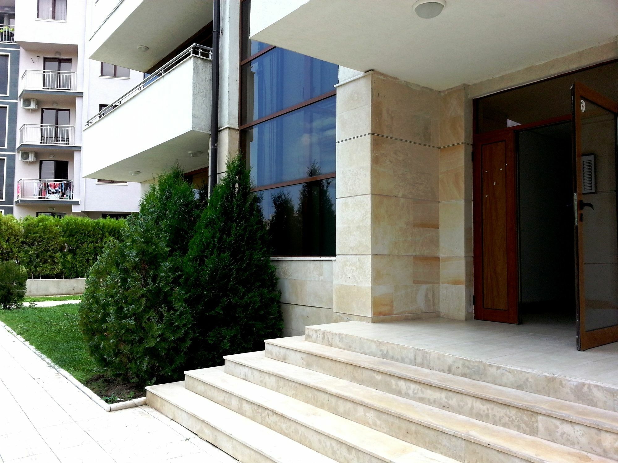Eden - Menada Apartments Солнечный берег Экстерьер фото